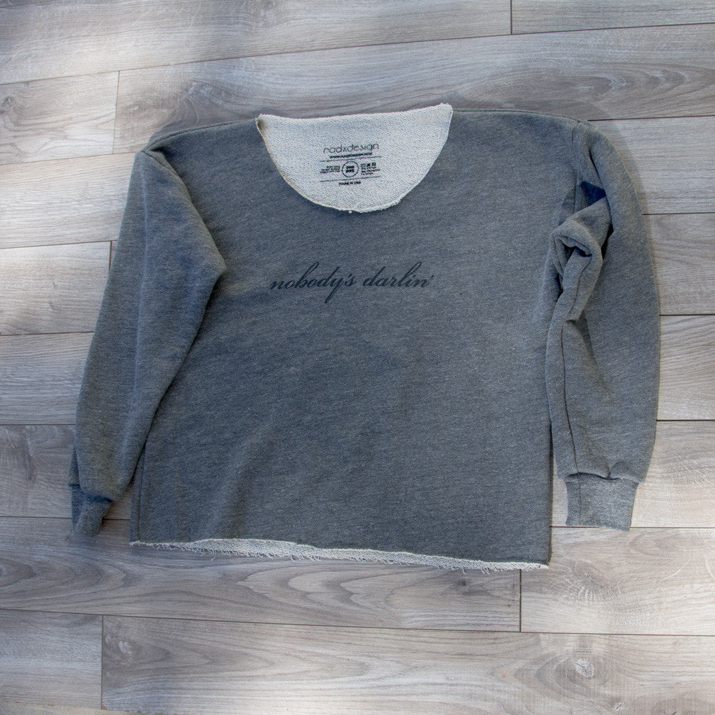 Nobody's Darlin' Loose-fitting Athletic Cropped Sweatshirt